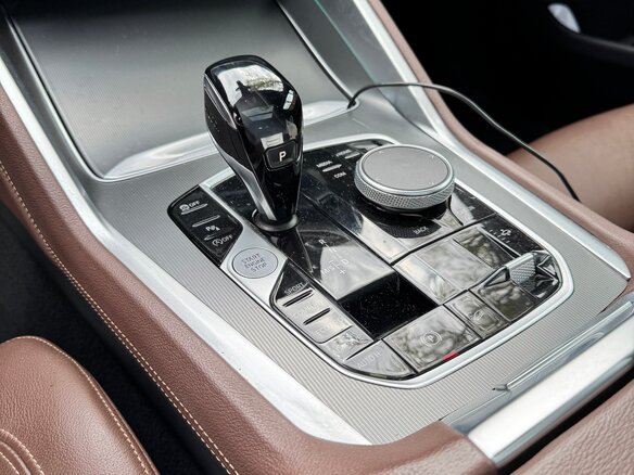 2020 BMW X6 40i III (G06), чёрный, 7000000 рублей - вид 9