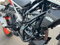2023 KTM 125 Duke, белый, 559999 рублей - вид 9