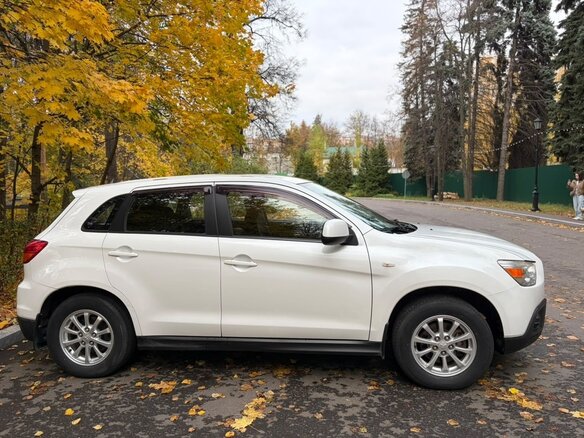 2012 Mitsubishi ASX I Рестайлинг, белый, 1040000 рублей - вид 3