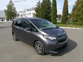 2017 Honda Freed II, серый, 1450000 рублей, вид 2