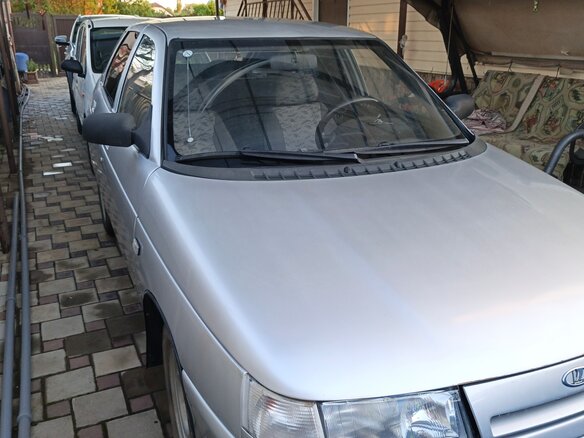 2002 Lada (ВАЗ) 2112, серебристый, 200000 рублей