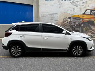 2023 Toyota Yaris XP150 XP150 Рестайлинг 2, белый, 1050500 рублей, вид 5