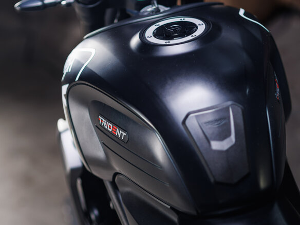 2021 Triumph Trident 660, чёрный - вид 20
