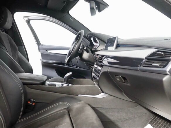 2017 BMW X6 30d II (F16), белый, 4390900 рублей - вид 6
