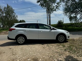 2016 Ford Focus III Рестайлинг, белый, 800000 рублей, вид 3