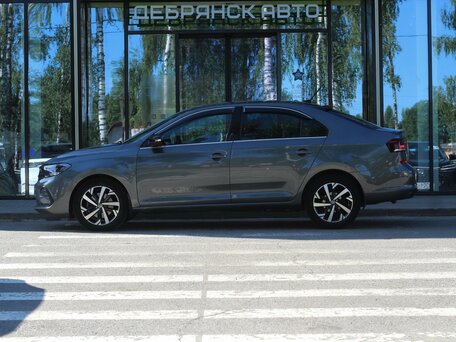 2021 Volkswagen Polo VI, серый, 1795000 рублей, вид 2