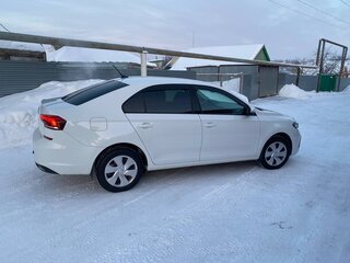 2021 Volkswagen Polo VI, белый, 2000000 рублей, вид 2