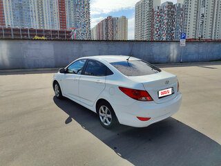 2013 Hyundai Solaris I, белый, 600000 рублей, вид 3