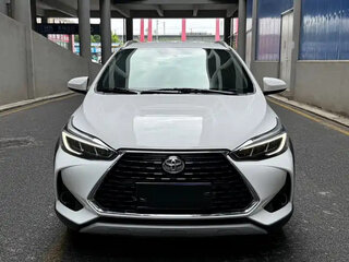 2023 Toyota Yaris XP150 XP150 Рестайлинг 2, белый, 1050500 рублей, вид 2