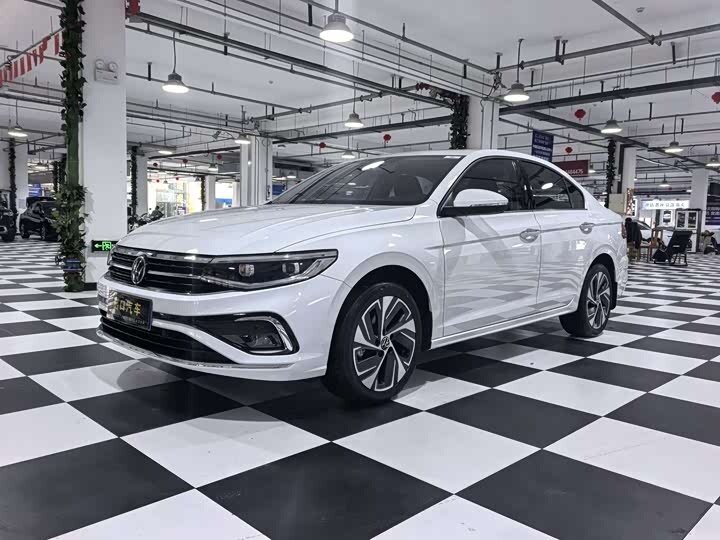 Открыть фотографии: Volkswagen Bora IV (China Market) Рестайлинг