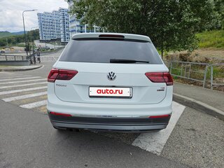 2017 Volkswagen Tiguan II, белый, 2500000 рублей, вид 5