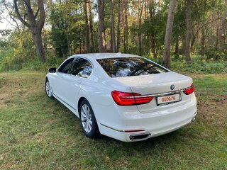 2018 BMW 7 серии 730d VI (G11/G12), белый, 4117883 рублей, вид 5
