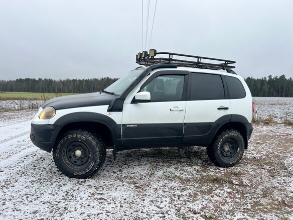 2018 Chevrolet Niva I Рестайлинг, белый, 550000 рублей - вид 4