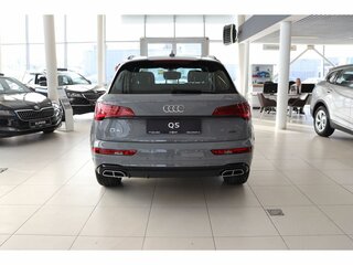2025 Audi Q5 L 45 TFSI II (FY) Рестайлинг, серый, 6149000 рублей, вид 4