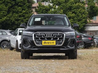 2025 Audi Q7 55 TFSI II (4M) Рестайлинг 2, чёрный, 13100000 рублей, вид 2