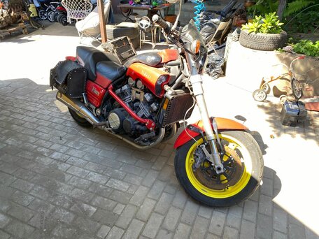 1988 Yamaha V-Max 1200, красный, 370000 рублей, вид 2