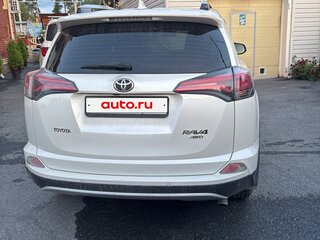 2015 Toyota RAV4 IV (XA40) Рестайлинг, белый, 2500000 рублей, вид 5
