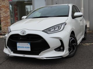 2023 Toyota Yaris IV, белый, 1150400 рублей, вид 1