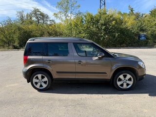 2012 Skoda Yeti I, коричневый, 800000 рублей, вид 4
