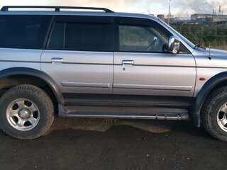 2004 Mitsubishi Pajero Sport I, серебристый, 1800000 рублей, вид 3