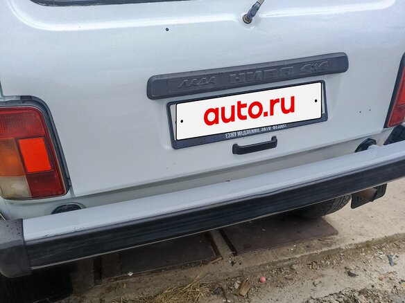 1997 Lada (ВАЗ) 2121 (4x4) I Рестайлинг, белый, 330000 рублей - вид 2
