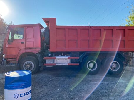2008 Sinotruk Howo ZZ3327, красный, 2000000 рублей, вид 1