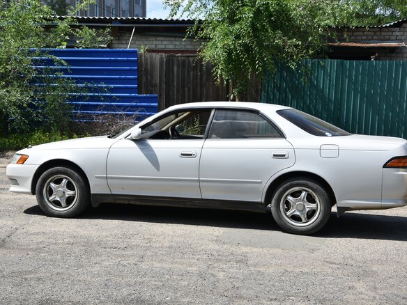 1995 Toyota Mark II VII (X90), белый, 1200000 рублей - вид 3