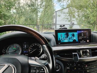 2017 Lexus LX 570 III Рестайлинг 2, серый, 6880000 рублей, вид 3