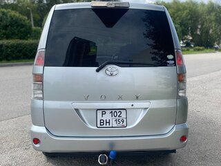2004 Toyota Voxy I (R60), серый, 1050000 рублей, вид 5