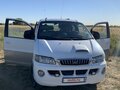 2002 Hyundai Starex I Рестайлинг, белый - вид 1