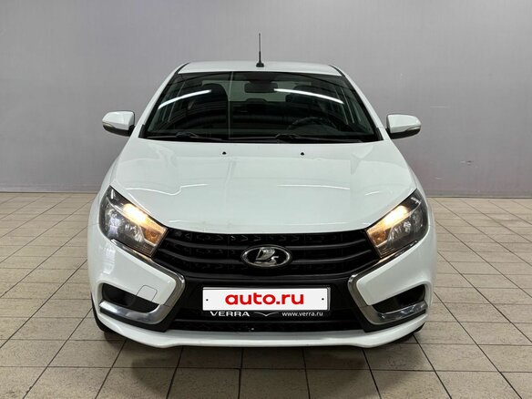 2017 Lada (ВАЗ) Vesta I, белый - вид 2