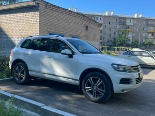 2013 Volkswagen Touareg II, белый, 2300000 рублей, вид 4