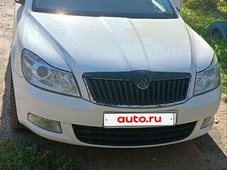 2013 Skoda Octavia II (A5) Рестайлинг, белый, 820000 рублей, вид 2