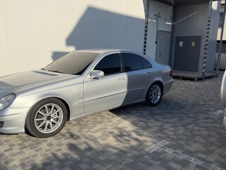 2008 Mercedes-Benz E-Класс 320 III (W211, S211) Рестайлинг, серебристый, 950000 рублей, вид 2