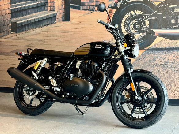 2026 Royal Enfield Interceptor 650, чёрный, 699000 рублей - вид 3