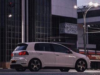 2010 Volkswagen Golf GTI VI, белый, 1500000 рублей, вид 1