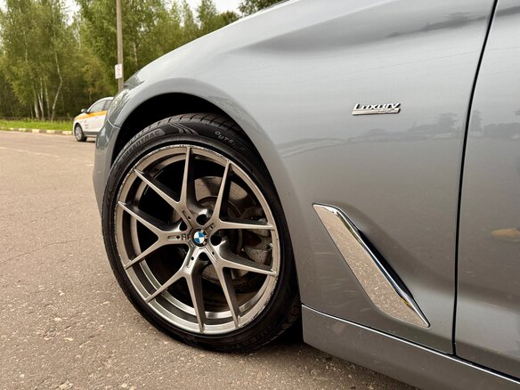 2017 BMW 5 серии 520d xDrive VII (G30/G31/G38), серый, 2600000 рублей - вид 10