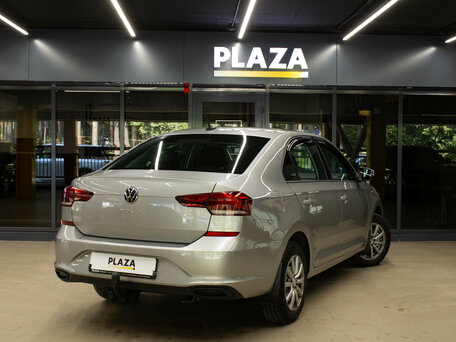 2021 Volkswagen Polo VI, серый, 1450000 рублей, вид 4