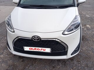 2019 Toyota Sienta II Рестайлинг, белый, 1405577 рублей, вид 1