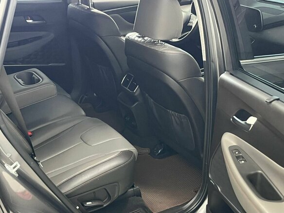 2019 Hyundai Santa Fe IV, серый, 3000000 рублей - вид 6