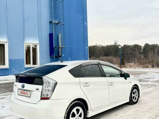 2011 Toyota Prius III Рестайлинг (XW30), белый, 980000 рублей, вид 4