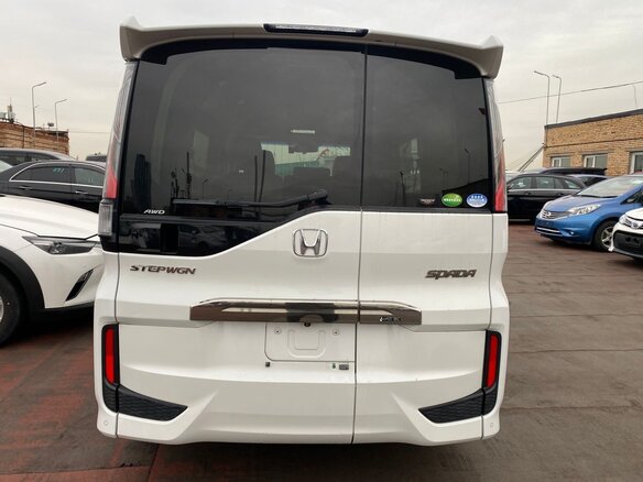 2019 Honda Stepwgn V Рестайлинг, белый, 3000000 рублей - вид 8