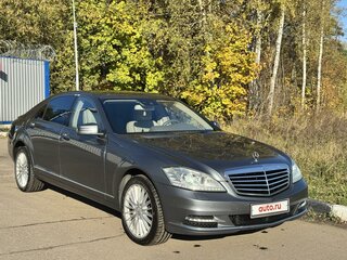 2010 Mercedes-Benz S-Класс 500 Long V (W221) Рестайлинг, серый, 2390000 рублей, вид 3