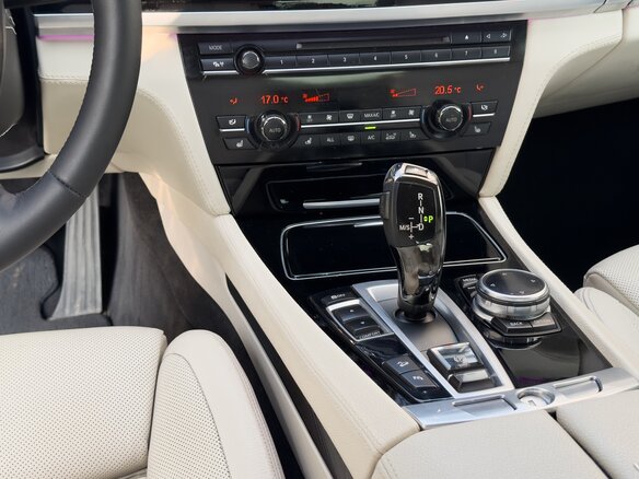 2012 BMW 7 серии Long 740Li xDrive V (F01/F02/F04) Рестайлинг, синий, 1900000 рублей - вид 20
