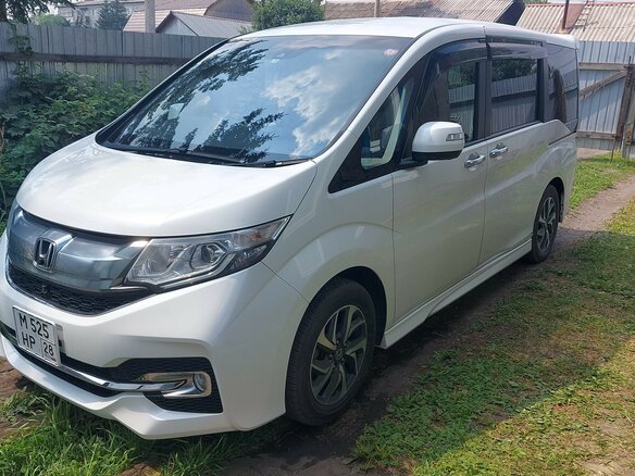 2017 Honda Stepwgn Spada V, белый, 1850000 рублей - вид 4