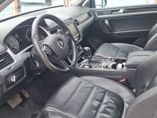 2013 Volkswagen Touareg II, чёрный, 2600000 рублей, вид 5