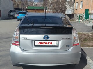 2010 Toyota Prius III (XW30), серебристый, 1250000 рублей, вид 4
