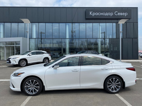 2021 Lexus ES 250 VII, белый - вид 1