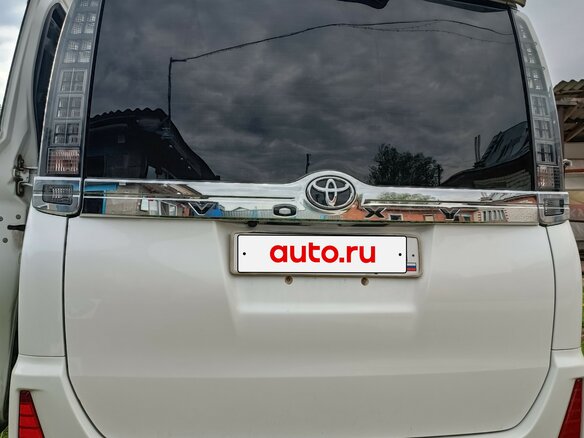 2014 Toyota Voxy III (R80), белый, 1680000 рублей - вид 7