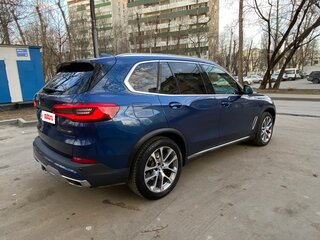 2020 BMW X5 40i IV (G05/G18), синий, 7300000 рублей, вид 4